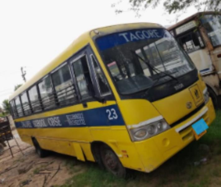 Tata LP 912 image 2